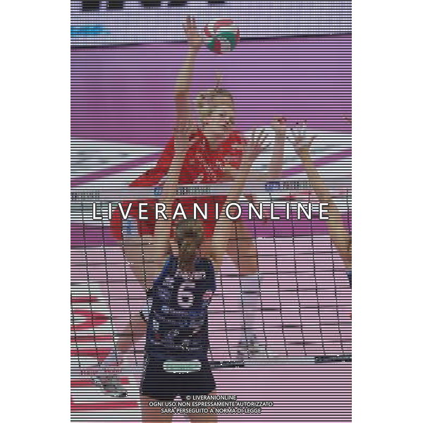 Monza - 13/04/2012 Campionato Italiano Pallavolo Femminile Finale Scudetto - Gara 4 MC Carnaghi Villa Cortese - Yamamay Busto Arsizio nella foto: Christina Bauer (Yamamay Busto Arsizio) foto Roberto Garavaglia - ag. Aldo Liverani sas