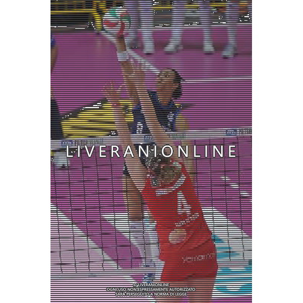 Monza - 13/04/2012 Campionato Italiano Pallavolo Femminile Finale Scudetto - Gara 4 MC Carnaghi Villa Cortese - Yamamay Busto Arsizio nella foto: Aurea Cruz (MC Carnaghi Villa Cortese) foto Roberto Garavaglia - ag. Aldo Liverani sas