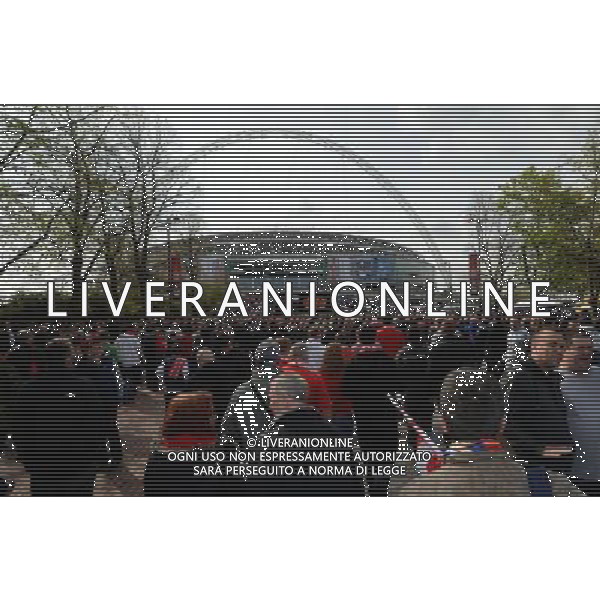 Liverpool and Everton Fans make there way up Wembley way Football - FA Challenge Cup Semi Final - Liverpool v Everton - Saturday 14th April 2012 - Wembley - London å© CameraSport - 43 Linden Ave. Countesthorpe. Leicester. England. LE8 5PG - Tel: +44 (0) 116 277 4147 - admin@camerasport.com - www.camerasport.com AG ALDO LIVERANI S A S ONLY ITALY
