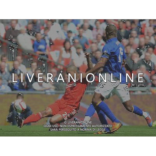 Liverpool\'s Glen Johnson whips the ball into the box Football - FA Challenge Cup Semi Final - Liverpool v Everton - Saturday 14th April 2012 - Wembley - London å© CameraSport - 43 Linden Ave. Countesthorpe. Leicester. England. LE8 5PG - Tel: +44 (0) 116 277 4147 - admin@camerasport.com - www.camerasport.com AG ALDO LIVERANI S A S ONLY ITALY