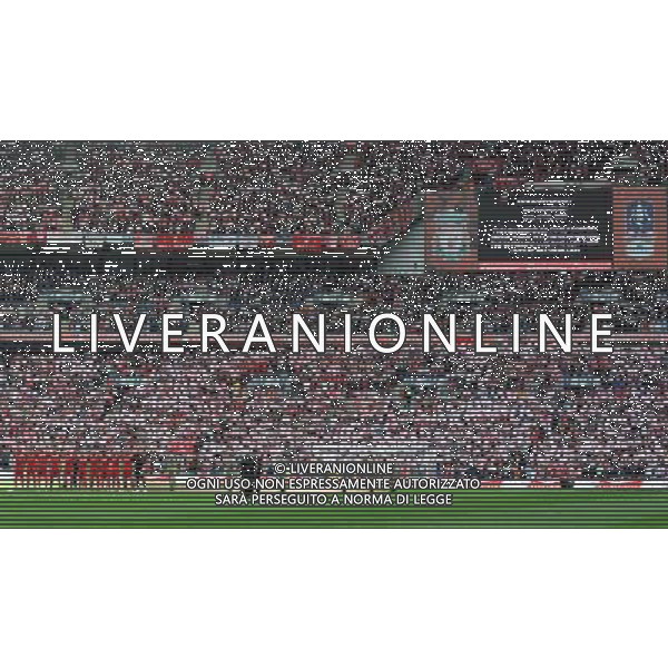 Liverpool players observe a minutes silence for the 96 Liverpool fans who died at Hillsbrough Football - FA Challenge Cup Semi Final - Liverpool v Everton - Saturday 14th April 2012 - Wembley - London å© CameraSport - 43 Linden Ave. Countesthorpe. Leicester. England. LE8 5PG - Tel: +44 (0) 116 277 4147 - admin@camerasport.com - www.camerasport.com AG ALDO LIVERANI S A S ONLY ITALY
