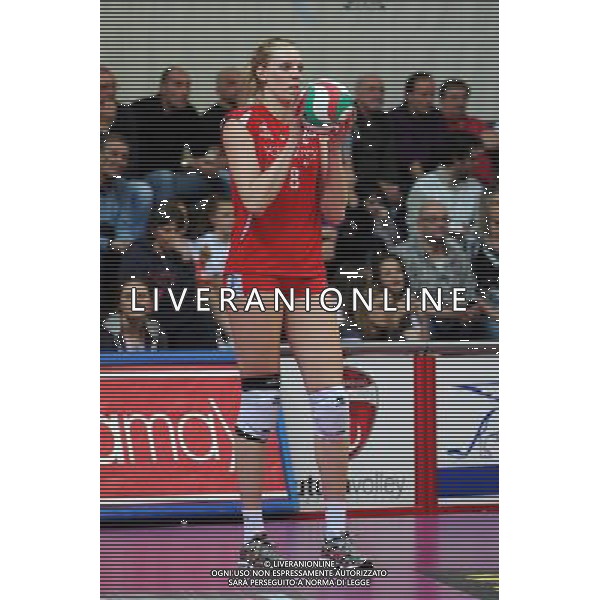 Busto Arsizio (VA) 15/04/2012 Campionato Italiano Pallavolo Femminile Finale Scudetto - Gara 5 Yamamay Busto Arsizio - MC Carnaghi Villa Cortese nella foto: Christina Bauer (Yamamay Busto Arsizio) foto Roberto Garavaglia - ag. Aldo Liverani sas