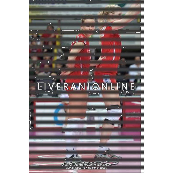Busto Arsizio (VA) 15/04/2012 Campionato Italiano Pallavolo Femminile Finale Scudetto - Gara 5 Yamamay Busto Arsizio - MC Carnaghi Villa Cortese nella foto: Francesca Marcon (Yamamay Busto Arsizio) e sulla DX Christina Bauer (Yamamay Busto Arsizio) foto Roberto Garavaglia - ag. Aldo Liverani sas