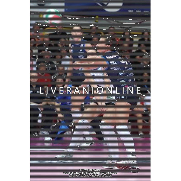 Busto Arsizio (VA) 15/04/2012 Campionato Italiano Pallavolo Femminile Finale Scudetto - Gara 5 Yamamay Busto Arsizio - MC Carnaghi Villa Cortese nella foto: Lucia Bosetti (MC Carnaghi Villa Cortese) foto Roberto Garavaglia - ag. Aldo Liverani sas