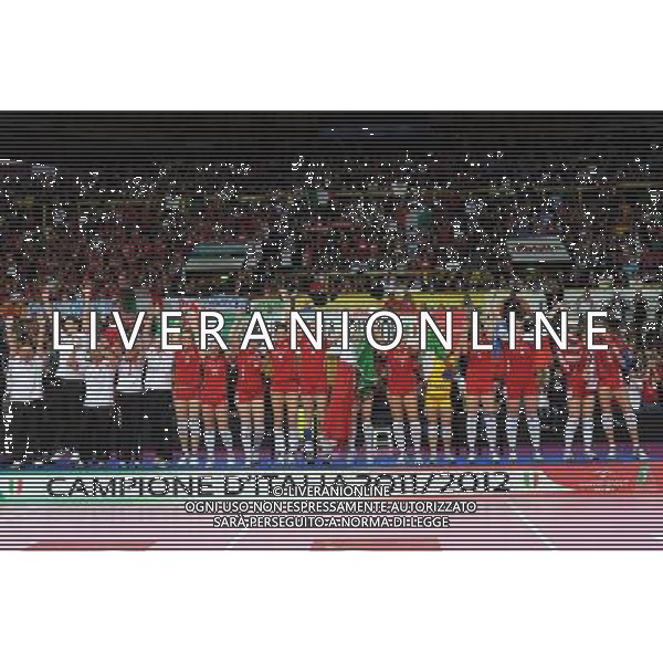 Busto Arsizio (VA) 15/04/2012 Campionato Italiano Pallavolo Femminile Finale Scudetto - Gara 5 Yamamay Busto Arsizio - MC Carnaghi Villa Cortese nella foto: la squadra della Yamamay Busto Arsizio Campione d\'Italia foto Roberto Garavaglia - ag. Aldo Liverani sas
