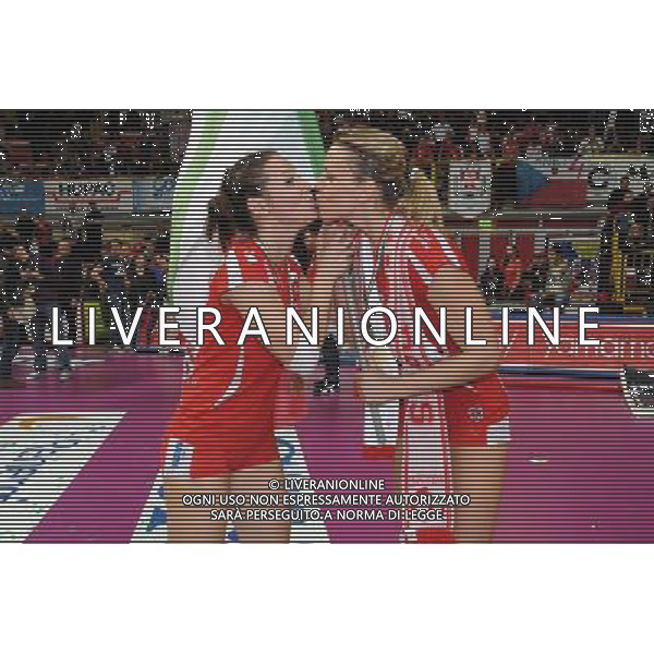 Busto Arsizio (VA) 15/04/2012 Campionato Italiano Pallavolo Femminile Finale Scudetto - Gara 5 Yamamay Busto Arsizio - MC Carnaghi Villa Cortese nella foto: esultanza delle giocatrici della Yamamay Busto Arsizio a fine gara Valeria Caracuta a SX e Francesca Marcon foto Roberto Garavaglia - ag. Aldo Liverani sas