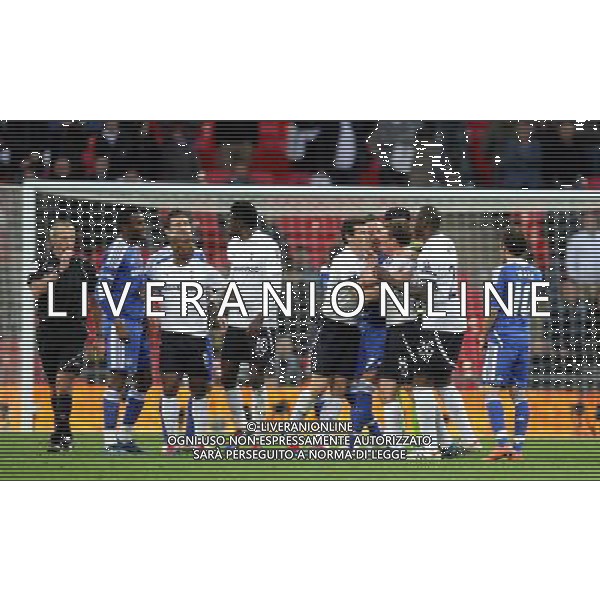 Tempers fray as Chelsea take a 4-1 lead Football - FA Challenge Cup Semi Final - Tottenham Hotspur v Chelsea - Sunday 15th April 2012 - Wembley - London © CameraSport - 43 Linden Ave. Countesthorpe. Leicester. England. LE8 5PG - Tel: +44 (0) 116 277 4147 - admin@camerasport.com - www.camerasport.com AG ALDO LIVERANI S A S ONLY ITALY