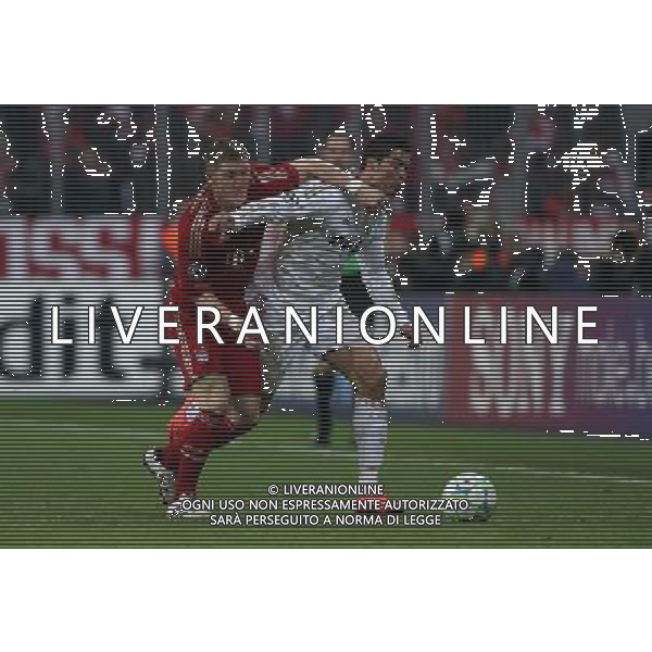 firo Fu§ball,Fussball, 17.04.2012 Uefa Champions League Saison 2011/2012 Halbfinale, Hinspiel, Champions League, CL, FC Bayern MŸnchen, Muenchen, FCB - Real Madrid, 2 : 1, Zweikampf, links, Bastian Schweinsteiger, Bayern, rechts, Christiano Ronaldo, Real Madrid, $worldrightsEs gelten unsere AGB, einsehbar auf www.firosportphoto.de copyright by firo sportphoto: Coesfelder Str.207 48249 DŸlmen www.firosportphoto.de mail@firosportphoto.de (V o l k s b a n k B o c h u m - W i t t e n ) BLZ.: 430 601 29 Kt. Nr.: 341 117 100 Tel:Ê 02594 - 9916004 Fax:Ê02594 - 9916005 FC Bayern Monaco - Real Madrid CHAMPIONS LEAGUE ©AGENZIA ALDO LIVERANI SAS - ITALY ONLY -