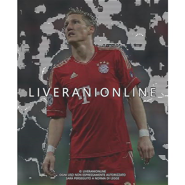 firo Fu§ball,Fussball, 17.04.2012 Uefa Champions League Saison 2011/2012 Halbfinale, Hinspiel, Champions League, CL, FC Bayern MŸnchen, Muenchen, FCB - Real Madrid, 2 : 1, halbe Figur, Gestik, EnttŠuschung, Enttaeuschung, Gestik, Bastian Schweinsteiger, Bayern, $worldrightsEs gelten unsere AGB, einsehbar auf www.firosportphoto.de copyright by firo sportphoto: Coesfelder Str.207 48249 DŸlmen www.firosportphoto.de mail@firosportphoto.de (V o l k s b a n k B o c h u m - W i t t e n ) BLZ.: 430 601 29 Kt. Nr.: 341 117 100 Tel:Ê 02594 - 9916004 Fax:Ê02594 - 9916005 FC Bayern Monaco - Real Madrid CHAMPIONS LEAGUE ©AGENZIA ALDO LIVERANI SAS - ITALY ONLY -