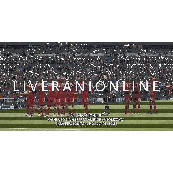 firo Fu§ball,Fussball, 17.04.2012 Uefa Champions League Saison 2011/2012 Halbfinale, Hinspiel, Champions League, CL, FC Bayern MŸnchen, Muenchen, FCB - Real Madrid, 2 : 1, ganze Figur, Gestik, Abschlu§jubel, FC Bayern MŸnchen, Mannschaft $worldrightsEs gelten unsere AGB, einsehbar auf www.firosportphoto.de copyright by firo sportphoto: Coesfelder Str.207 48249 DŸlmen www.firosportphoto.de mail@firosportphoto.de (V o l k s b a n k B o c h u m - W i t t e n ) BLZ.: 430 601 29 Kt. Nr.: 341 117 100 Tel:Ê 02594 - 9916004 Fax:Ê02594 - 9916005 FC Bayern Monaco - Real Madrid CHAMPIONS LEAGUE ©AGENZIA ALDO LIVERANI SAS - ITALY ONLY -