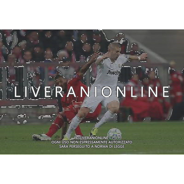 firo Fu§ball,Fussball, 17.04.2012 Uefa Champions League Saison 2011/2012 Halbfinale, Hinspiel, Champions League, CL, FC Bayern MŸnchen, Muenchen, FCB - Real Madrid, 2 : 1, Zweikampf, links, Jerome Boateng, Bayern, rechts, Karim Benzema, Real Madrid, $worldrightsEs gelten unsere AGB, einsehbar auf www.firosportphoto.de copyright by firo sportphoto: Coesfelder Str.207 48249 DŸlmen www.firosportphoto.de mail@firosportphoto.de (V o l k s b a n k B o c h u m - W i t t e n ) BLZ.: 430 601 29 Kt. Nr.: 341 117 100 Tel:Ê 02594 - 9916004 Fax:Ê02594 - 9916005 FC Bayern Monaco - Real Madrid CHAMPIONS LEAGUE ©AGENZIA ALDO LIVERANI SAS - ITALY ONLY -