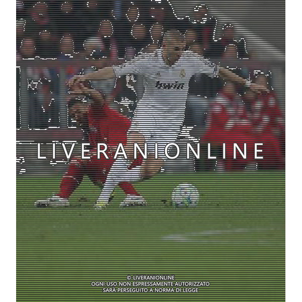 firo Fu§ball,Fussball, 17.04.2012 Uefa Champions League Saison 2011/2012 Halbfinale, Hinspiel, Champions League, CL, FC Bayern MŸnchen, Muenchen, FCB - Real Madrid, 2 : 1, Zweikampf, links, Jerome Boateng, Bayern, rechts, Karim Benzema, Real Madrid, $worldrightsEs gelten unsere AGB, einsehbar auf www.firosportphoto.de copyright by firo sportphoto: Coesfelder Str.207 48249 DŸlmen www.firosportphoto.de mail@firosportphoto.de (V o l k s b a n k B o c h u m - W i t t e n ) BLZ.: 430 601 29 Kt. Nr.: 341 117 100 Tel:Ê 02594 - 9916004 Fax:Ê02594 - 9916005 FC Bayern Monaco - Real Madrid CHAMPIONS LEAGUE ©AGENZIA ALDO LIVERANI SAS - ITALY ONLY -