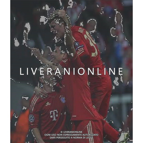 firo Fu§ball,Fussball, 17.04.2012 Uefa Champions League Saison 2011/2012 Halbfinale, Hinspiel, Champions League, CL, FC Bayern MŸnchen, Muenchen, FCB - Real Madrid, 2 : 1, Jubel, jubeln, Gestik, um Mario Gomez, Bayern, mit, Philipp Lahm, Bayern, Toni Kroos, Bayern, Arjen Robben, Bayern, $worldrightsEs gelten unsere AGB, einsehbar auf www.firosportphoto.de copyright by firo sportphoto: Coesfelder Str.207 48249 DŸlmen www.firosportphoto.de mail@firosportphoto.de (V o l k s b a n k B o c h u m - W i t t e n ) BLZ.: 430 601 29 Kt. Nr.: 341 117 100 Tel:Ê 02594 - 9916004 Fax:Ê02594 - 9916005 FC Bayern Monaco - Real Madrid CHAMPIONS LEAGUE ©AGENZIA ALDO LIVERANI SAS - ITALY ONLY -