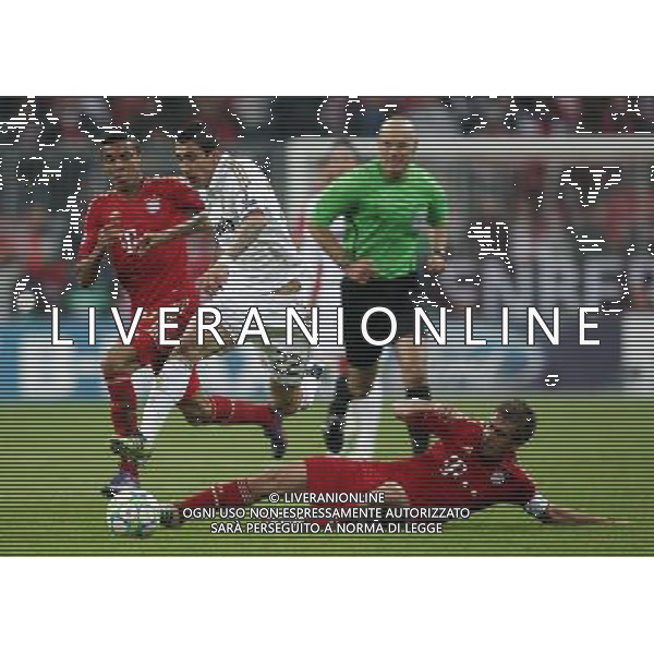 firo Fu§ball,Fussball, 17.04.2012 Uefa Champions League Saison 2011/2012 Halbfinale, Hinspiel, Champions League, CL, FC Bayern MŸnchen, Muenchen, FCB - Real Madrid, 2 : 1, Zweikampf, mitte, Angel Di Maria, Real Madrid, links, Luis Gustavo, Bayern, rechts, Philipp Lahm, Bayern, $worldrightsEs gelten unsere AGB, einsehbar auf www.firosportphoto.de copyright by firo sportphoto: Coesfelder Str.207 48249 DŸlmen www.firosportphoto.de mail@firosportphoto.de (V o l k s b a n k B o c h u m - W i t t e n ) BLZ.: 430 601 29 Kt. Nr.: 341 117 100 Tel:Ê 02594 - 9916004 Fax:Ê02594 - 9916005 FC Bayern Monaco - Real Madrid CHAMPIONS LEAGUE ©AGENZIA ALDO LIVERANI SAS - ITALY ONLY -