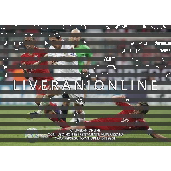 firo Fu§ball,Fussball, 17.04.2012 Uefa Champions League Saison 2011/2012 Halbfinale, Hinspiel, Champions League, CL, FC Bayern MŸnchen, Muenchen, FCB - Real Madrid, 2 : 1, Zweikampf, mitte, Angel Di Maria, Real Madrid, links, Luis Gustavo, Bayern, rechts, Philipp Lahm, Bayern, $worldrightsEs gelten unsere AGB, einsehbar auf www.firosportphoto.de copyright by firo sportphoto: Coesfelder Str.207 48249 DŸlmen www.firosportphoto.de mail@firosportphoto.de (V o l k s b a n k B o c h u m - W i t t e n ) BLZ.: 430 601 29 Kt. Nr.: 341 117 100 Tel:Ê 02594 - 9916004 Fax:Ê02594 - 9916005 FC Bayern Monaco - Real Madrid CHAMPIONS LEAGUE ©AGENZIA ALDO LIVERANI SAS - ITALY ONLY -