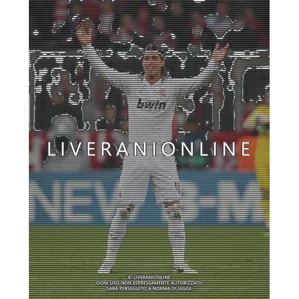 firo Fu§ball,Fussball, 17.04.2012 Uefa Champions League Saison 2011/2012 Halbfinale, Hinspiel, Champions League, CL, FC Bayern MŸnchen, Muenchen, FCB - Real Madrid, 2 : 1, ganze Figur, Gestik, Sergio Ramos, Real Madrid, EnttŠuschung, Enttaeuschung, Gestik, $worldrightsEs gelten unsere AGB, einsehbar auf www.firosportphoto.de copyright by firo sportphoto: Coesfelder Str.207 48249 DŸlmen www.firosportphoto.de mail@firosportphoto.de (V o l k s b a n k B o c h u m - W i t t e n ) BLZ.: 430 601 29 Kt. Nr.: 341 117 100 Tel:Ê 02594 - 9916004 Fax:Ê02594 - 9916005 FC Bayern Monaco - Real Madrid CHAMPIONS LEAGUE ©AGENZIA ALDO LIVERANI SAS - ITALY ONLY -