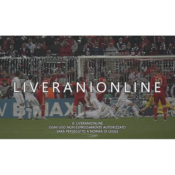 firo Fu§ball,Fussball, 17.04.2012 Uefa Champions League Saison 2011/2012 Halbfinale, Hinspiel, Champions League, CL, FC Bayern MŸnchen, Muenchen, FCB - Real Madrid, 2 : 1, tor zum 1 zu 0, Franck Ribery, Bayern, $worldrightsEs gelten unsere AGB, einsehbar auf www.firosportphoto.de copyright by firo sportphoto: Coesfelder Str.207 48249 DŸlmen www.firosportphoto.de mail@firosportphoto.de (V o l k s b a n k B o c h u m - W i t t e n ) BLZ.: 430 601 29 Kt. Nr.: 341 117 100 Tel:Ê 02594 - 9916004 Fax:Ê02594 - 9916005 FC Bayern Monaco - Real Madrid CHAMPIONS LEAGUE ©AGENZIA ALDO LIVERANI SAS - ITALY ONLY -