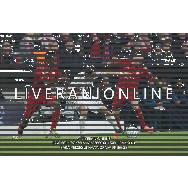 firo Fu§ball,Fussball, 17.04.2012 Uefa Champions League Saison 2011/2012 Halbfinale, Hinspiel, Champions League, CL, FC Bayern MŸnchen, Muenchen, FCB - Real Madrid, 2 : 1, Zweikampf, Franck Ribery, Bayern, rechts, mitte, Angel Di Maria, Real Madrid, links, David Alaba, Bayern, $worldrightsEs gelten unsere AGB, einsehbar auf www.firosportphoto.de copyright by firo sportphoto: Coesfelder Str.207 48249 DŸlmen www.firosportphoto.de mail@firosportphoto.de (V o l k s b a n k B o c h u m - W i t t e n ) BLZ.: 430 601 29 Kt. Nr.: 341 117 100 Tel:Ê 02594 - 9916004 Fax:Ê02594 - 9916005 FC Bayern Monaco - Real Madrid CHAMPIONS LEAGUE ©AGENZIA ALDO LIVERANI SAS - ITALY ONLY -