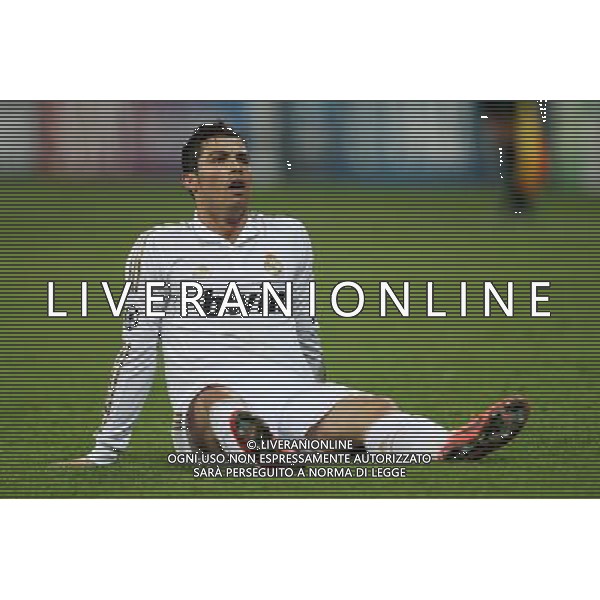 firo Fu§ball,Fussball, 17.04.2012 Uefa Champions League Saison 2011/2012 Halbfinale, Hinspiel, Champions League, CL, FC Bayern MŸnchen, Muenchen, FCB - Real Madrid, 2 : 1, ganze Figur, Gestik, EnttŠuschung, Enttaeuschung, Gestik, Christiano Ronaldo, Real Madrid, $worldrightsEs gelten unsere AGB, einsehbar auf www.firosportphoto.de copyright by firo sportphoto: Coesfelder Str.207 48249 DŸlmen www.firosportphoto.de mail@firosportphoto.de (V o l k s b a n k B o c h u m - W i t t e n ) BLZ.: 430 601 29 Kt. Nr.: 341 117 100 Tel:Ê 02594 - 9916004 Fax:Ê02594 - 9916005 FC Bayern Monaco - Real Madrid CHAMPIONS LEAGUE ©AGENZIA ALDO LIVERANI SAS - ITALY ONLY -
