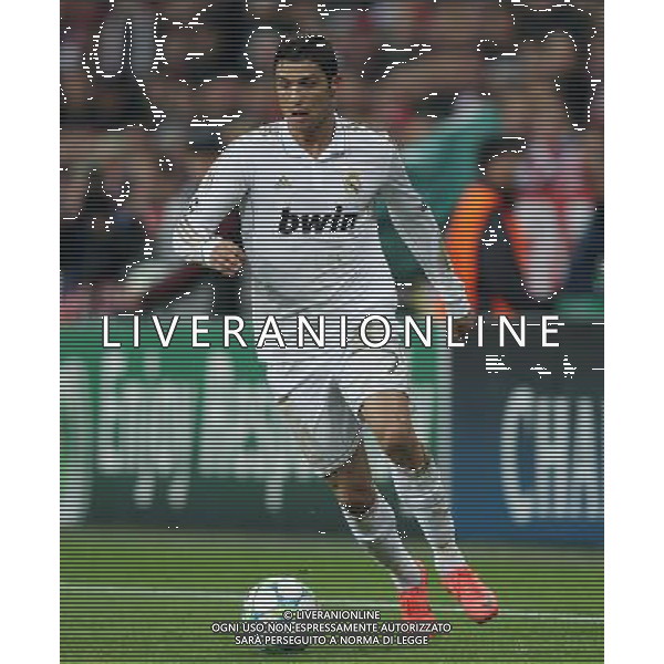firo Fu§ball,Fussball, 17.04.2012 Uefa Champions League Saison 2011/2012 Halbfinale, Hinspiel, Champions League, CL, FC Bayern MŸnchen, Muenchen, FCB - Real Madrid, 2 : 1, Einzelaktion, Christiano Ronaldo, Real Madrid, $worldrightsEs gelten unsere AGB, einsehbar auf www.firosportphoto.de copyright by firo sportphoto: Coesfelder Str.207 48249 DŸlmen www.firosportphoto.de mail@firosportphoto.de (V o l k s b a n k B o c h u m - W i t t e n ) BLZ.: 430 601 29 Kt. Nr.: 341 117 100 Tel:Ê 02594 - 9916004 Fax:Ê02594 - 9916005 FC Bayern Monaco - Real Madrid CHAMPIONS LEAGUE ©AGENZIA ALDO LIVERANI SAS - ITALY ONLY -