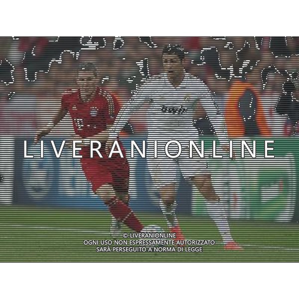 firo Fu§ball,Fussball, 17.04.2012 Uefa Champions League Saison 2011/2012 Halbfinale, Hinspiel, Champions League, CL, FC Bayern MŸnchen, Muenchen, FCB - Real Madrid, 2 : 1, Zweikampf, Christiano Ronaldo, Real Madrid, rechts, links, Bastian Schweinsteiger, Bayern, $worldrightsEs gelten unsere AGB, einsehbar auf www.firosportphoto.de copyright by firo sportphoto: Coesfelder Str.207 48249 DŸlmen www.firosportphoto.de mail@firosportphoto.de (V o l k s b a n k B o c h u m - W i t t e n ) BLZ.: 430 601 29 Kt. Nr.: 341 117 100 Tel:Ê 02594 - 9916004 Fax:Ê02594 - 9916005 FC Bayern Monaco - Real Madrid CHAMPIONS LEAGUE ©AGENZIA ALDO LIVERANI SAS - ITALY ONLY -