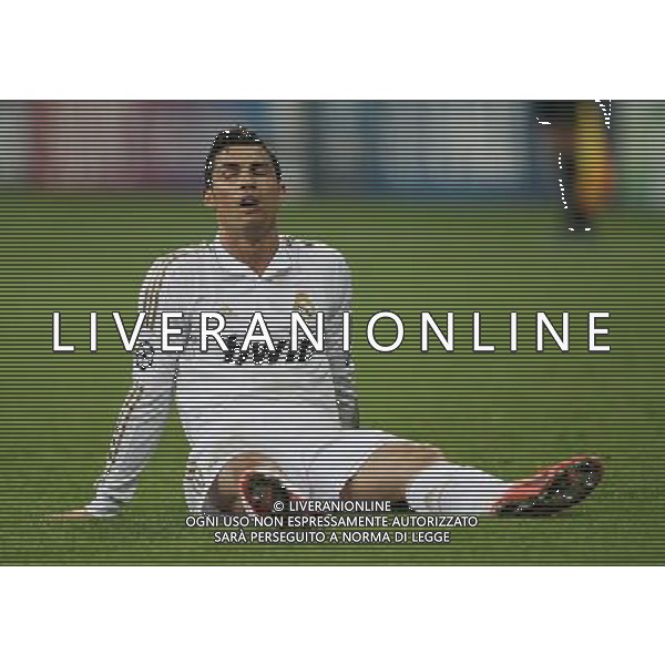 firo Fu§ball,Fussball, 17.04.2012 Uefa Champions League Saison 2011/2012 Halbfinale, Hinspiel, Champions League, CL, FC Bayern MŸnchen, Muenchen, FCB - Real Madrid, 2 : 1, ganze Figur, EnttŠuschung, Enttaeuschung, Gestik, Christiano Ronaldo, Real Madrid, $worldrightsEs gelten unsere AGB, einsehbar auf www.firosportphoto.de copyright by firo sportphoto: Coesfelder Str.207 48249 DŸlmen www.firosportphoto.de mail@firosportphoto.de (V o l k s b a n k B o c h u m - W i t t e n ) BLZ.: 430 601 29 Kt. Nr.: 341 117 100 Tel:Ê 02594 - 9916004 Fax:Ê02594 - 9916005 FC Bayern Monaco - Real Madrid CHAMPIONS LEAGUE ©AGENZIA ALDO LIVERANI SAS - ITALY ONLY -
