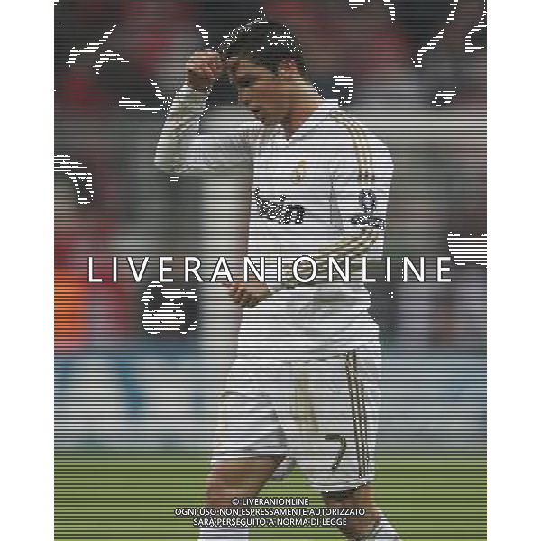 firo Fu§ball,Fussball, 17.04.2012 Uefa Champions League Saison 2011/2012 Halbfinale, Hinspiel, Champions League, CL, FC Bayern MŸnchen, Muenchen, FCB - Real Madrid, 2 : 1, halbe Figur, EnttŠuschung, Enttaeuschung, Gestik, Christiano Ronaldo, Real Madrid, $worldrightsEs gelten unsere AGB, einsehbar auf www.firosportphoto.de copyright by firo sportphoto: Coesfelder Str.207 48249 DŸlmen www.firosportphoto.de mail@firosportphoto.de (V o l k s b a n k B o c h u m - W i t t e n ) BLZ.: 430 601 29 Kt. Nr.: 341 117 100 Tel:Ê 02594 - 9916004 Fax:Ê02594 - 9916005 FC Bayern Monaco - Real Madrid CHAMPIONS LEAGUE ©AGENZIA ALDO LIVERANI SAS - ITALY ONLY -