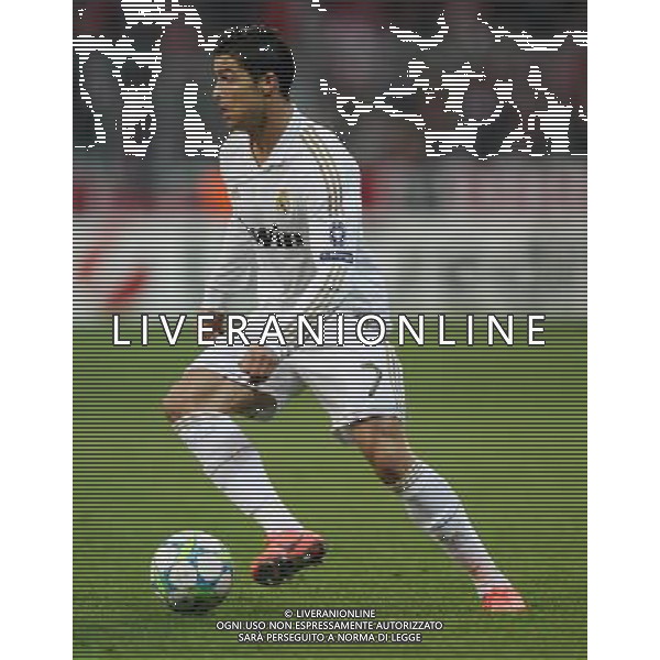 firo Fu§ball,Fussball, 17.04.2012 Uefa Champions League Saison 2011/2012 Halbfinale, Hinspiel, Champions League, CL, FC Bayern MŸnchen, Muenchen, FCB - Real Madrid, 2 : 1, Einzelaktion, Christiano Ronaldo, Real Madrid, $worldrightsEs gelten unsere AGB, einsehbar auf www.firosportphoto.de copyright by firo sportphoto: Coesfelder Str.207 48249 DŸlmen www.firosportphoto.de mail@firosportphoto.de (V o l k s b a n k B o c h u m - W i t t e n ) BLZ.: 430 601 29 Kt. Nr.: 341 117 100 Tel:Ê 02594 - 9916004 Fax:Ê02594 - 9916005 FC Bayern Monaco - Real Madrid CHAMPIONS LEAGUE ©AGENZIA ALDO LIVERANI SAS - ITALY ONLY -
