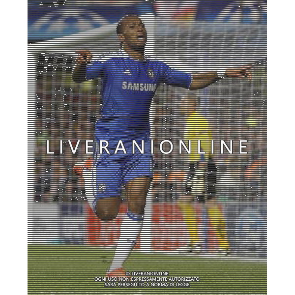 Chelsea\'s Didier Drogba celebrates scoring his sides first goal 1-0 Football - UEFA Champions League Semi-Final First Leg - Chelsea v Barcelona - Wednesday 18th April 2012 - Stamford Bridge - London © CameraSport - 43 Linden Ave. Countesthorpe. Leicester. England. LE8 5PG - Tel: +44 (0) 116 277 4147 - admin@camerasport.com - www.camerasport.com USE EDITORIAL ONLY - AG ALDO LIVERANI SAS - ITALY ONLY -