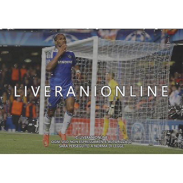 Chelsea\'s Didier Drogba celebrates scoring his sides first goal 1-0 Football - UEFA Champions League Semi-Final First Leg - Chelsea v Barcelona - Wednesday 18th April 2012 - Stamford Bridge - London © CameraSport - 43 Linden Ave. Countesthorpe. Leicester. England. LE8 5PG - Tel: +44 (0) 116 277 4147 - admin@camerasport.com - www.camerasport.com USE EDITORIAL ONLY - AG ALDO LIVERANI SAS - ITALY ONLY -
