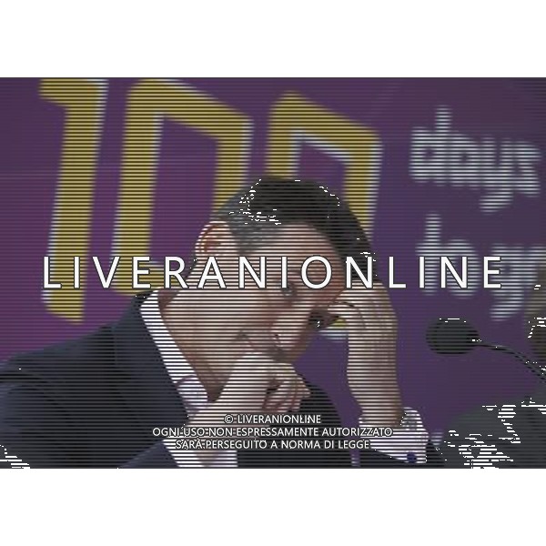 (120418) -- LONDON, April 18, 2012 () -- Sebastian Coe, the chairman of the London Organising Committee of the Olympic Games (LOCOG), reacts during a news conference held to mark 100 days to the start of the Olympic Games opening ceremony, at Kew Gardens in London April 18, 2012. (/Wang Lili) ©photoshot/AGENZIA ALDO LIVERANI SAS - ITALY ONLY - Sebastian Coe, presidente del Comitato Organizzatore dei Giochi Olimpici di Londra 2012 (LOCOG), nel corso di una conferenza stampa svoltasi in occasione dei 100 giorni dall\'inizio delle Olimpiadi a Kew Gardens a Londra 18 aprile 2012.