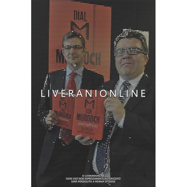 Labour MP Tom Watson and Journalist Martin Hickman give a Press Briefing about the launch of their book Dial M for Murdock. Central Hall, Westminster London Martin Hickman and Tom Watson MP ©photoshot/AGENZIA ALDO LIVERANI SAS - ITALY ONLY - Il deputato laburista Tom Watson e il giornalista Martin Hickman durante una conferenza stampa per il lancio del loro libro Dial M per Murdock. Central Hall, Westminster a Londra