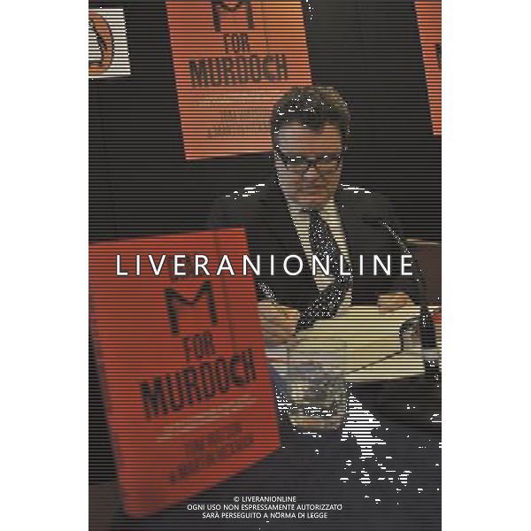 Labour MP Tom Watson and Journalist Martin Hickman give a Press Briefing about the launch of their book Dial M for Murdock. Central Hall, Westminster London Tom Watson MP ©photoshot/AGENZIA ALDO LIVERANI SAS - ITALY ONLY - Il deputato laburista Tom Watson e il giornalista Martin Hickman durante una conferenza stampa per il lancio del loro libro Dial M per Murdock. Central Hall, Westminster a Londra
