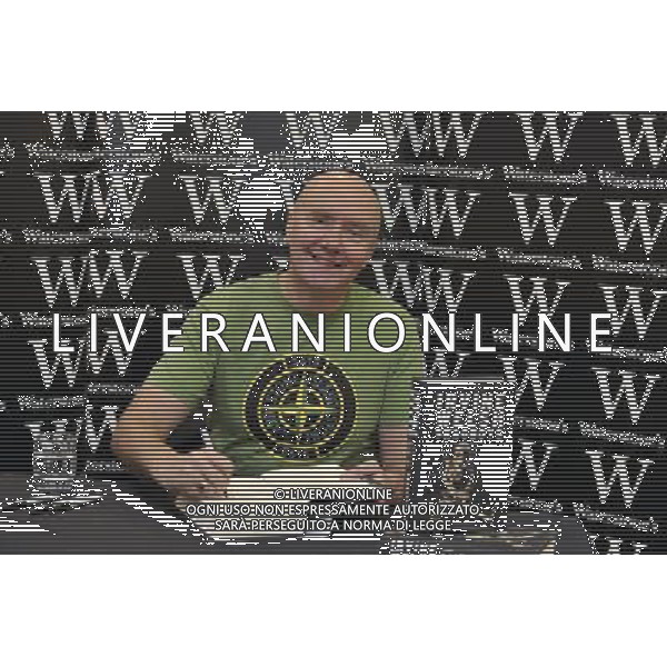 Author Irvine Welsh signs copies of his latest title, Skagboys, a prequel to bestseller Trainspotting. Waterstones, Leadenhall Market, London AG ALDO LIVERANI S A S ONLY ITALY