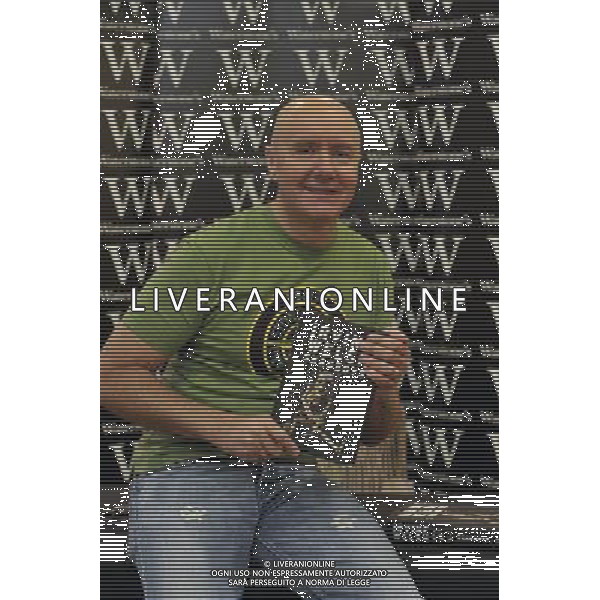 Author Irvine Welsh signs copies of his latest title, Skagboys, a prequel to bestseller Trainspotting. Waterstones, Leadenhall Market, London AG ALDO LIVERANI S A S ONLY ITALY