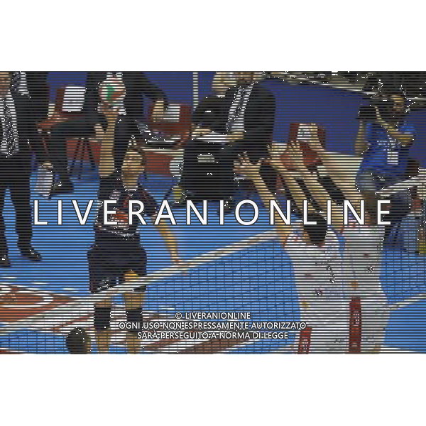 Assago (Milano) - 22/04/2012 Campionato Italiano Pallavolo V-Day Sustenium - Finale Scudetto 2011/12 Itas Diatec Trentino - Lube Banca Marche Macerata nella foto: un attacco di Simone Parodi (Macerata) foto Roberto Garavaglia - ag. Aldo Liverani sas