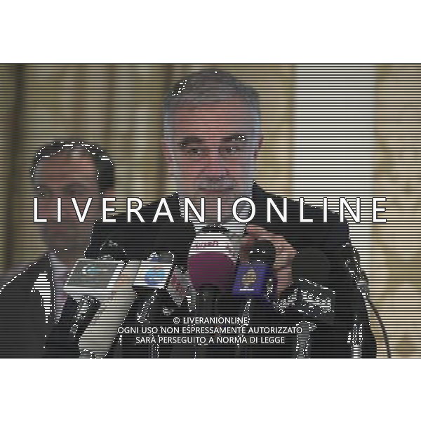 (120421) -- TRIPOLI, April 21, 2012 () -- International Criminal Court prosecutor Luis Moreno-Ocampo speaks during a press conference in Tripoli, capital of Libya, April 21, 2012. (/Hamza Turkia) (zyw) ©photoshot/AGENZIA ALDO LIVERANI SAS - ITALY ONLY - Il procuratore della Corte penale internazionale Luis Moreno-Ocampo durante una conferenza stampa a Tripoli, capitale della Libia, 21 aprile 2012.