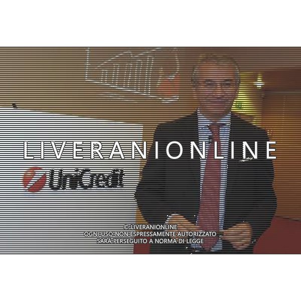 MILANO 23/4/2012 UNICREDIT, VIA TOMMASO GROSSI RICERCA DELLA UNICREDIT FOUNDATION SUL VALORE ECONOMICO DEL TERZO SETTORE IN ITALIA 2012 NELLA FOTO ROBERTO NICASTRO DIRETTORE GENERALE UNICREDIT FOTO ROMANO/AG ALDO LIVERANI