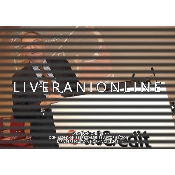 MILANO 23/4/2012 UNICREDIT, VIA TOMMASO GROSSI RICERCA DELLA UNICREDIT FOUNDATION SUL VALORE ECONOMICO DEL TERZO SETTORE IN ITALIA 2012 NELLA FOTO MAURIZIO CARRARA PRESIDENTE UNICREDIT FOUNDATION FOTO ROMANO/AG ALDO LIVERANI