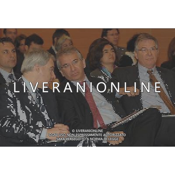 MILANO 23/4/2012 UNICREDIT, VIA TOMMASO GROSSI RICERCA DELLA UNICREDIT FOUNDATION SUL VALORE ECONOMICO DEL TERZO SETTORE IN ITALIA 2012 NELLA FOTO MAURIZIO BERETTA, ROBERTO NICASTRO E MAURIZIO CARRARA FOTO ROMANO/AG ALDO LIVERANI