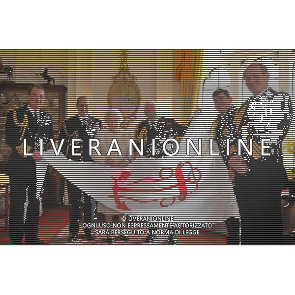 (left to right) Deputy Chief of Naval Staff, Admiral George Zambellas, the Duke of Edinburgh, Queen Elizabeth II, Sir Donald Gosling, First Sea Lord Admiral Sir Mark Stanhope and Second Sea Lord, Vice Admiral Charles Montgomery, at a ceremony at Windsor Castle to install Sir Donald Gosling as Vice Admiral of the UK. ©photoshot/AGENZIA ALDO LIVERANI SAS - ITALY ONLY - REALI INGLESI: La regina Elisabetta II d\'inghilterra durante la cerimonia d\'insediamento di Sir Donald Gosling come viceammiraglio del Regno Unito al Castello di Windsor a Londra