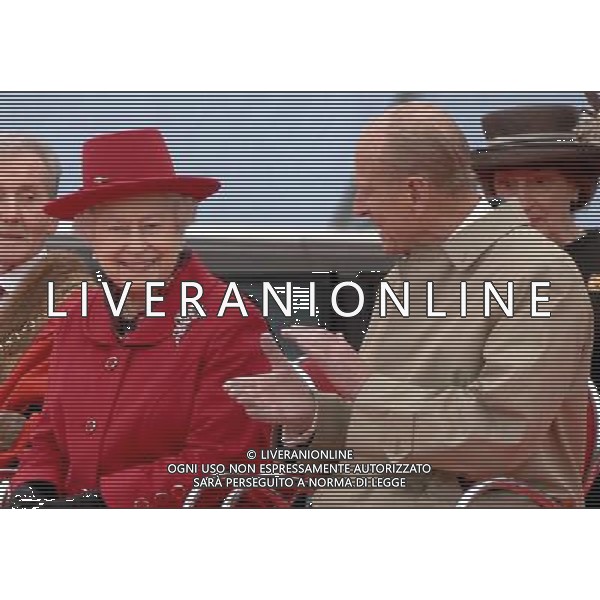 Her Majesty The Queen, accompanied by His Royal Highness The Duke of Edinburgh, visit the Royal Borough of Greenwich and walk around the Cutty Sark. 25-04-2-12 ©photoshot/AGENZIA ALDO LIVERANI SAS - ITALY ONLY - REALI INGLESI: Sua Maesta\' la Regina Elisabetta II d\'inghilterra in visita al Museo Nazionale della Marina