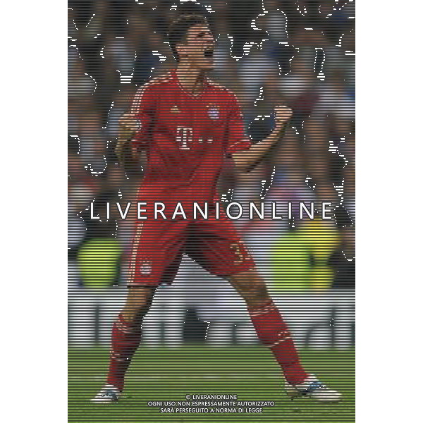 firo : FuÃŸball,Fussball, Champions League Halbfinale 25.04.2012 Saison 2011/2012 Real Madrid FCB FC Bayern MÃ¼nchen Muenchen 1:3 n.E. Bayern MÃ¼nchen Muenchen Mario GÃ³mez Gomez, Jubel Freude SpaÃŸ Torschrei lacht Lachen Emotion Torjubel, ganze figur, Gestik, Geste $worldrightsEs gelten unsere AGB, einsehbar auf www.firosportphoto.de copyright by firo sportphoto: Coesfelder StraÃŸe 207Â  48249 DÃ¼lmen (Duelmen) www.firosportphoto.de mail@firosportphoto.de (V o l k s b a n k B o c h u m - W i t t e n ) BLZ.: 430 601 29 Kt. Nr.: 341 117 100 Tel:Â  02594 - 9916004 Fax:Â  02594 - 9916005 /AG ALDO LIVERANI - ITALY ONLY -