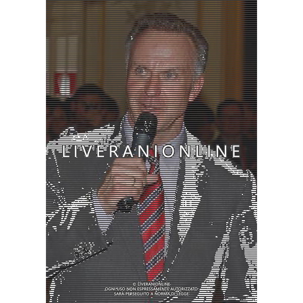 firo : FuÃŸball,Fussball, Champions League Halbfinale 25.04.2012 Saison 2011/2012 Real Madrid FCB FC Bayern MÃ¼nchen Muenchen Bankett vorstandsvorsitzender karl heinz rummenigge, Portrait Kopfbild $worldrightsEs gelten unsere AGB, einsehbar auf www.firosportphoto.de copyright by firo sportphoto: Coesfelder StraÃŸe 207Â  48249 DÃ¼lmen (Duelmen) www.firosportphoto.de mail@firosportphoto.de (V o l k s b a n k B o c h u m - W i t t e n ) BLZ.: 430 601 29 Kt. Nr.: 341 117 100 Tel:Â  02594 - 9916004 Fax:Â  02594 - 9916005 /AG ALDO LIVERANI - ITALY ONLY -