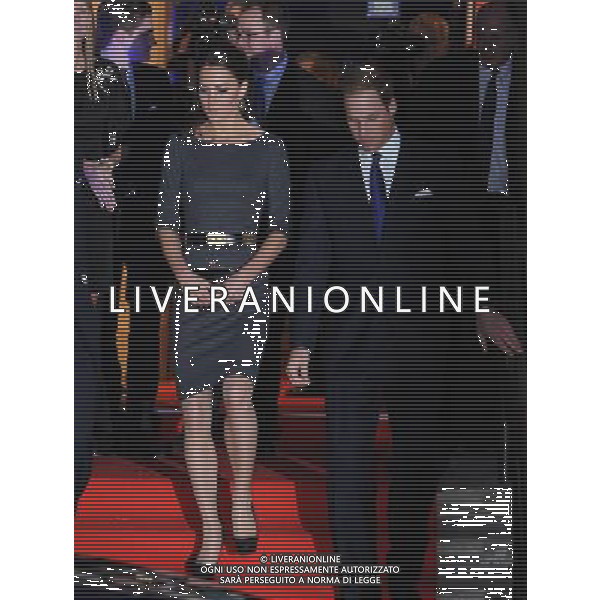  The Duke and Duchess of Cambridge departing from the Imperial War Museum, London, on Thursday April 26, 2012. ©PHOTOSHOT/AG ALDO LIVERANI SAS - ITALY ONLY