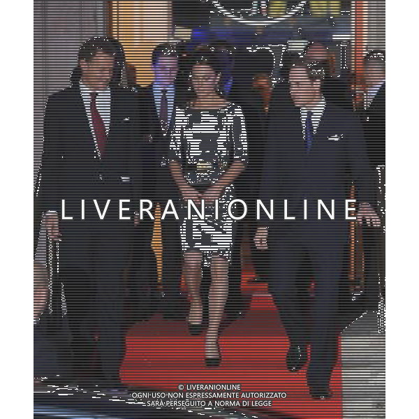  The Duke and Duchess of Cambridge departing from the Imperial War Museum, London, on Thursday April 26, 2012. ©PHOTOSHOT/AG ALDO LIVERANI SAS - ITALY ONLY