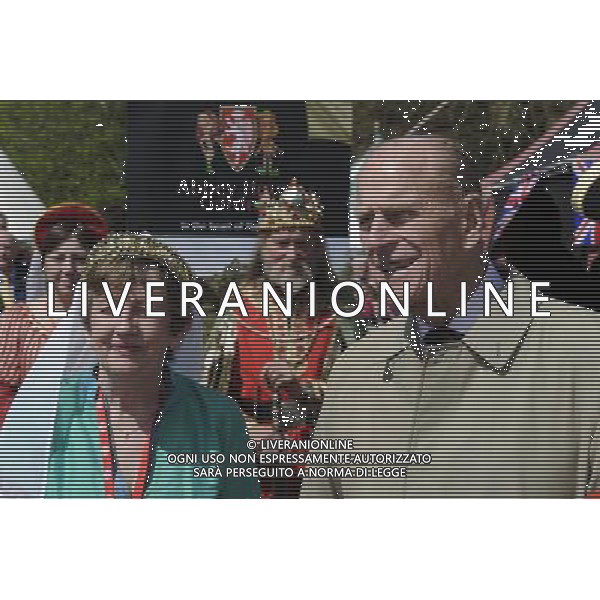 The Queen and the Duke of Edinburgh in Salisbury as part of the monarch\'s Diamond Jubilee Tour of the UK. The couple travelled to Sherborne in Dorset Tuesday morning before arriving in the Wiltshire city on the Royal Train. ; Duke of Edinburgh in Salisbury ©photoshot/AGENZIA ALDO LIVERANI SAS - ITALY ONLY - REALI INGLESI: La Regina Elisabetta II d\'inghilterra e il Duca di Edimburgo a Salisbury durante il loro viaggio nel Regno Unito