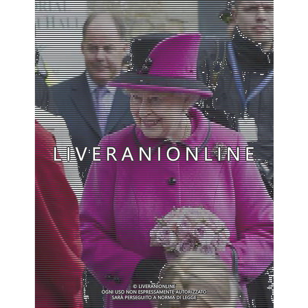 The Queen and The Duke of Edinburgh will visi Sherborne Abbey. they will see the Mad Hatter\'s Tea Party. The Duke of Edinburgh will visit a local artisans exhibition whilst The Queen will visit the Food Fair and meet People\'s Millions Award Winners. l ©photoshot/AGENZIA ALDO LIVERANI SAS - ITALY ONLY - REALI INGLESI: La Regina Elisabetta II d\'inghilterra e il Duca di Edimburgo a Salisbury durante il loro viaggio nel Regno Unito