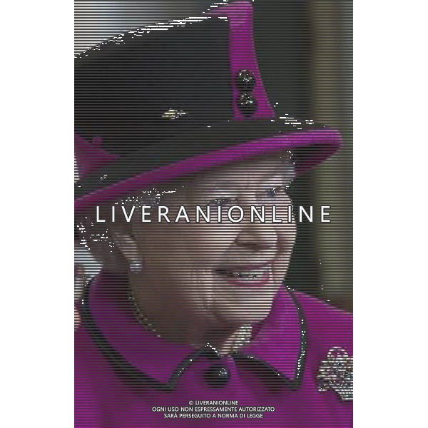 The Queen and The Duke of Edinburgh will visi Sherborne Abbey. they will see the Mad Hatter\'s Tea Party. The Duke of Edinburgh will visit a local artisans exhibition whilst The Queen will visit the Food Fair and meet People\'s Millions Award Winners. l ©photoshot/AGENZIA ALDO LIVERANI SAS - ITALY ONLY - REALI INGLESI: La Regina Elisabetta II d\'inghilterra e il Duca di Edimburgo a Salisbury durante il loro viaggio nel Regno Unito