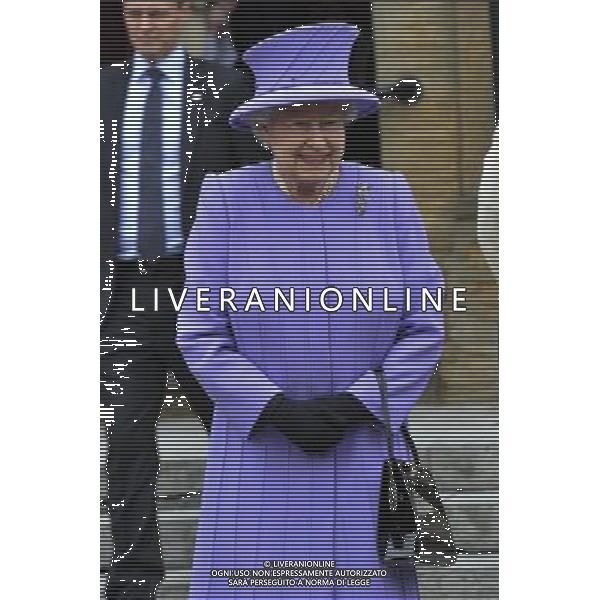 The Queen and the Duke of Edinburgh arrive Crewkerne Town Hall for the second stop of their Somerset tour which is part of her Diamond Jubilee Tour of the UK. /PHOTOSHOT/ALDO LIVERANI SAS . ITALY ONLY -